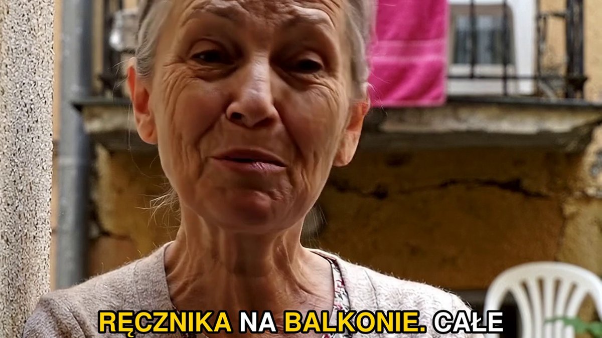 # Fuksjowy ręcznik z ulicy Ogrodowej